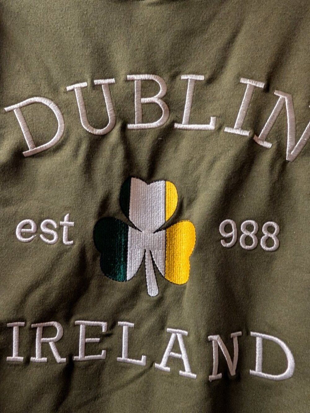 Dublin Ireland Embroidered Sweatshirt Small - Shamrock Design